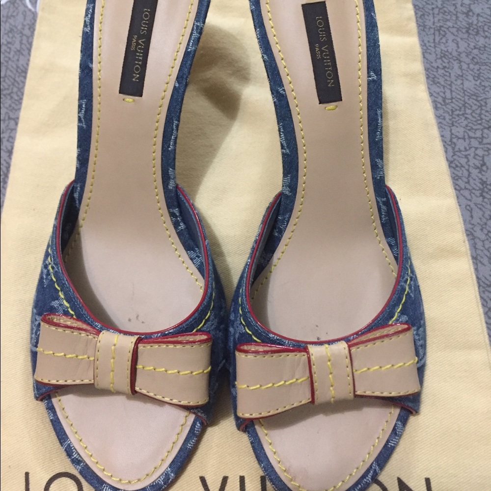 Denim shoes